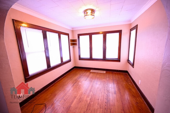 Photo - 1232 Eliza St