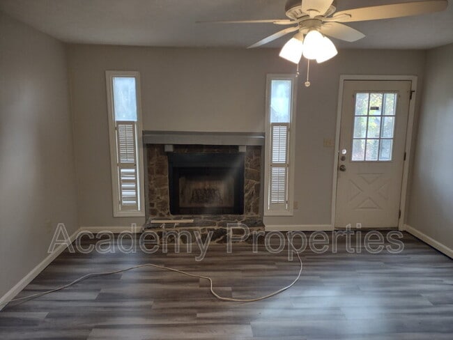 Photo - 106 Richard Way