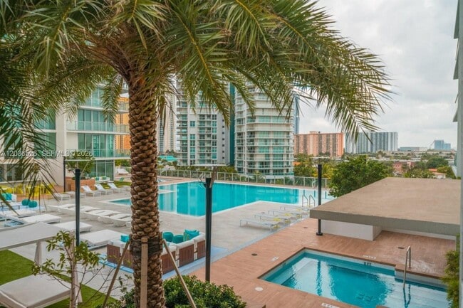 Photo - 330 Sunny Isles Blvd Unidad 5-1003