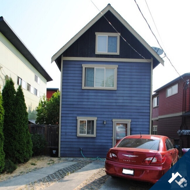 Building Photo - 3321 Wetmore Ave S Rental