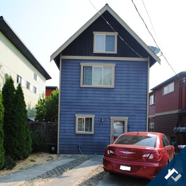 Building Photo - 3321 Wetmore Ave S Rental