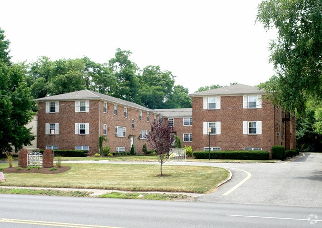 Walker Court - Walker Court