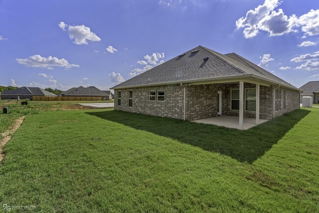 Photo - 212 Paisley Ln