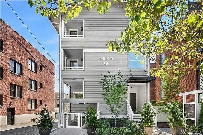 Building Photo - Modern Apartments in Prime Queen Anne Loca... Unit 303