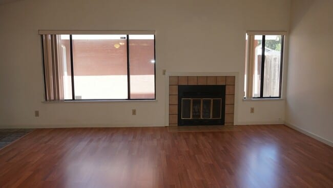 Photo - Charming 2 bedroom 2 bathroom home in the pocket area of Sacramento!