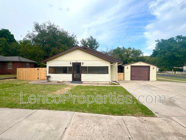Photo - 327 S Ponca Ave