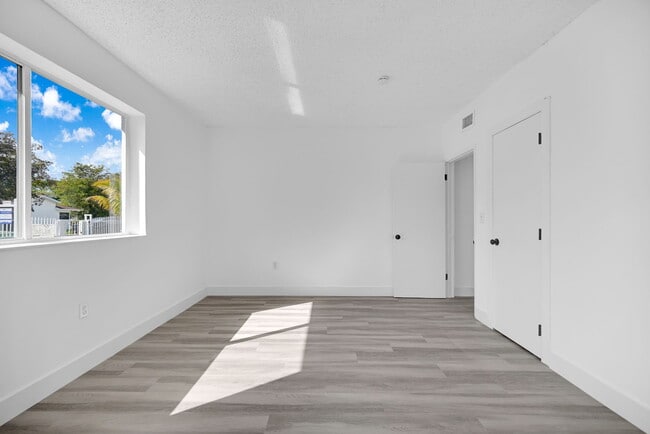 Photo - 1391 NW 102nd St