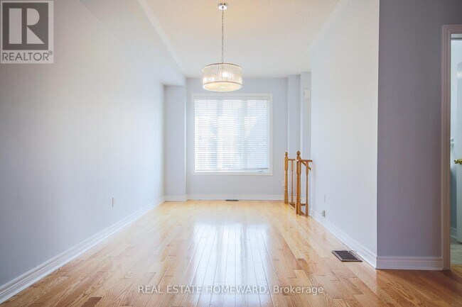 Photo - 378 Cornell Rouge Blvd