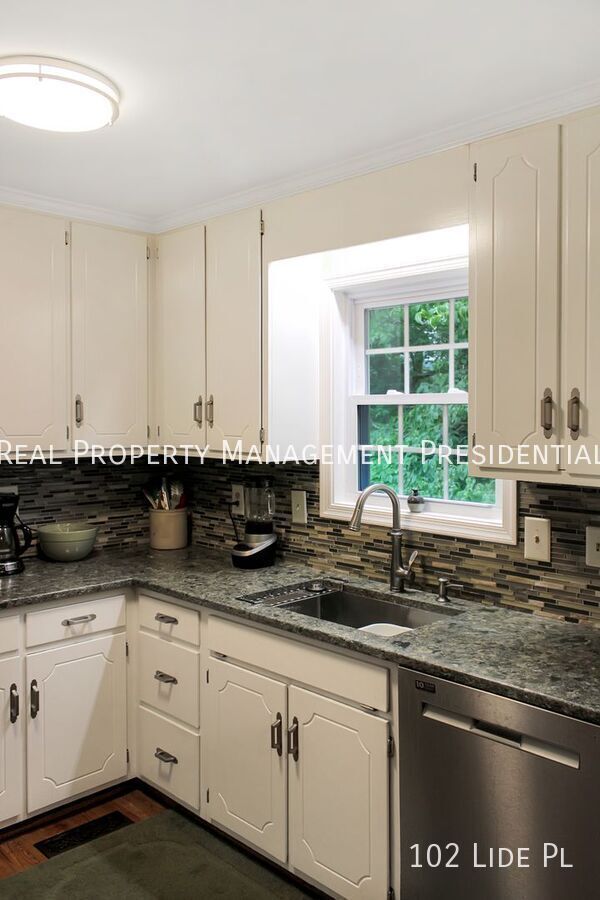 Photo - 102 Lide Pl