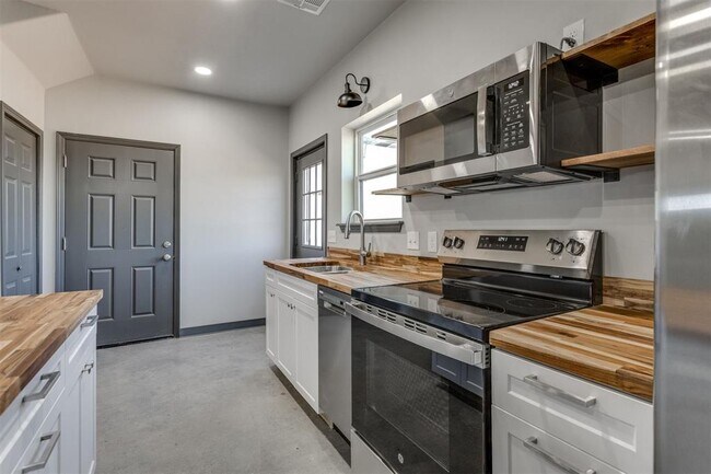 Photo - 12571 US-77