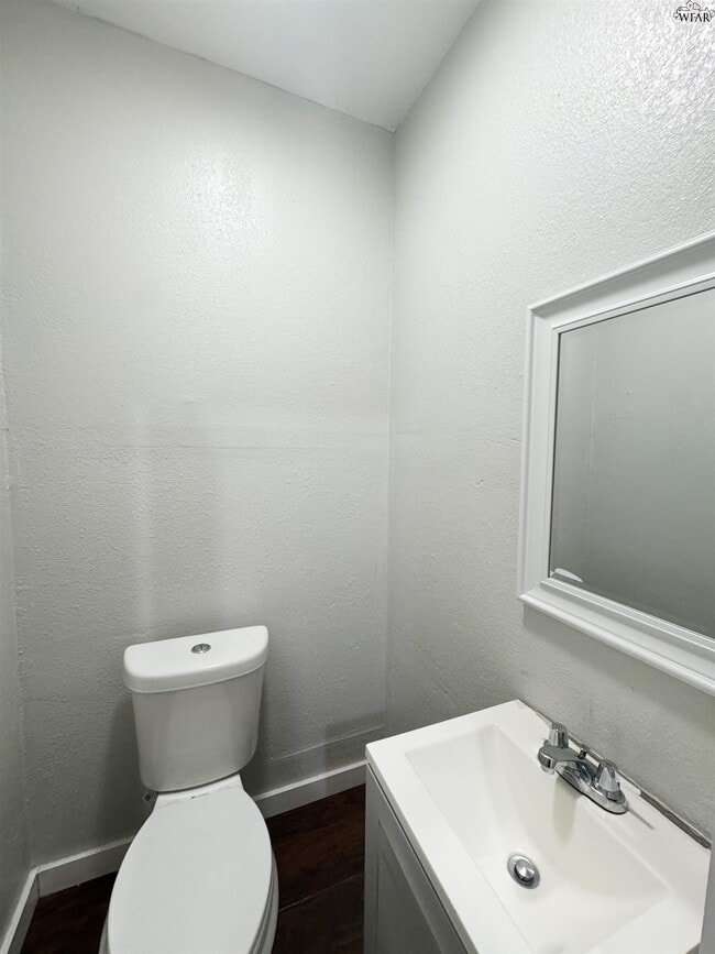 Photo - 2142 Avenue E