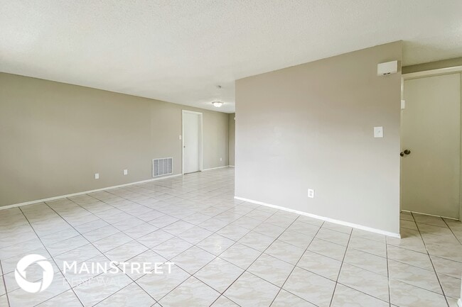 Photo - 2115 Harrison Dr