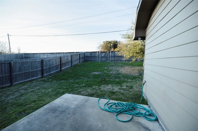 Photo - 1909 Maize Ct