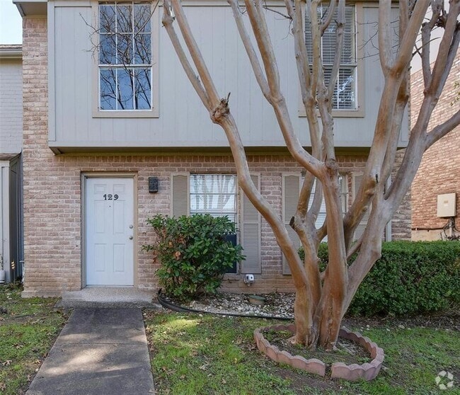 Building Photo - 9009 N Plaza Unit 129 Rental