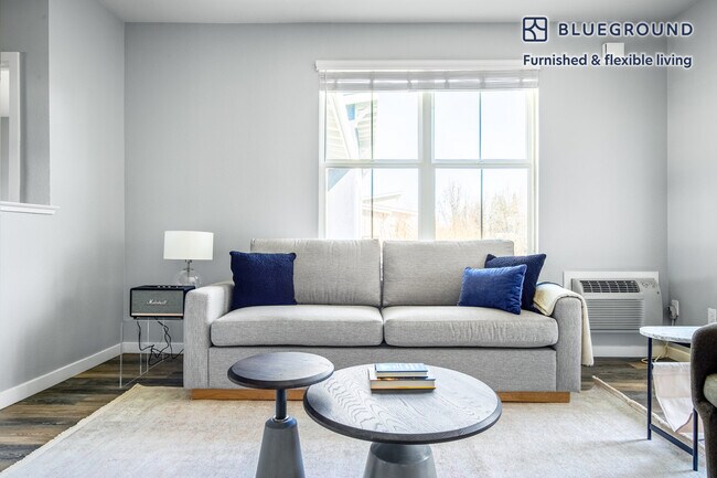 Photo - 30 Buckingham Dr Unit FL3-ID463