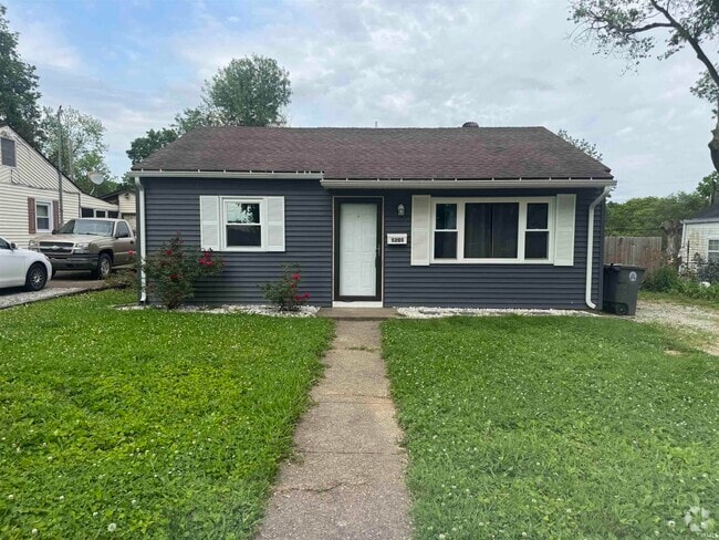 Building Photo - 5205 Warren Dr Rental