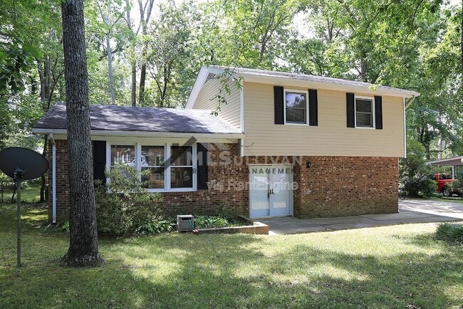 Building Photo - 304 Cheryl Ave