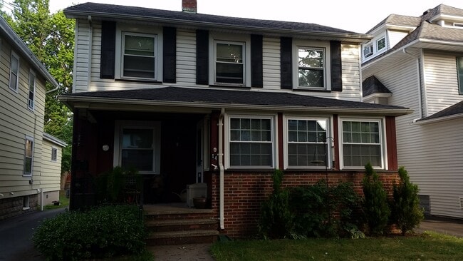 Photo - 14 Kingsbury Ave