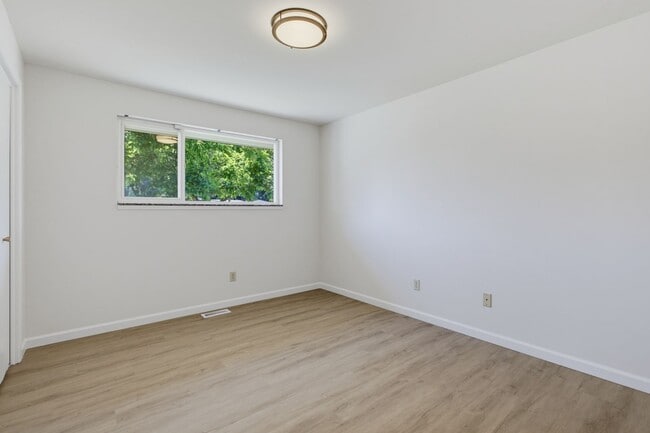 Photo - Renton Rambler with Huge Yard & RV/Boat Parking!