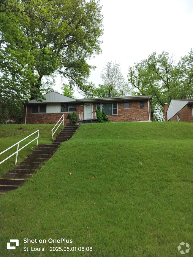 Building Photo - 635 SE Chambers Rd Rental