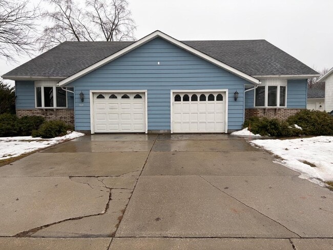 Photo - 1426 Hazelwood Ln