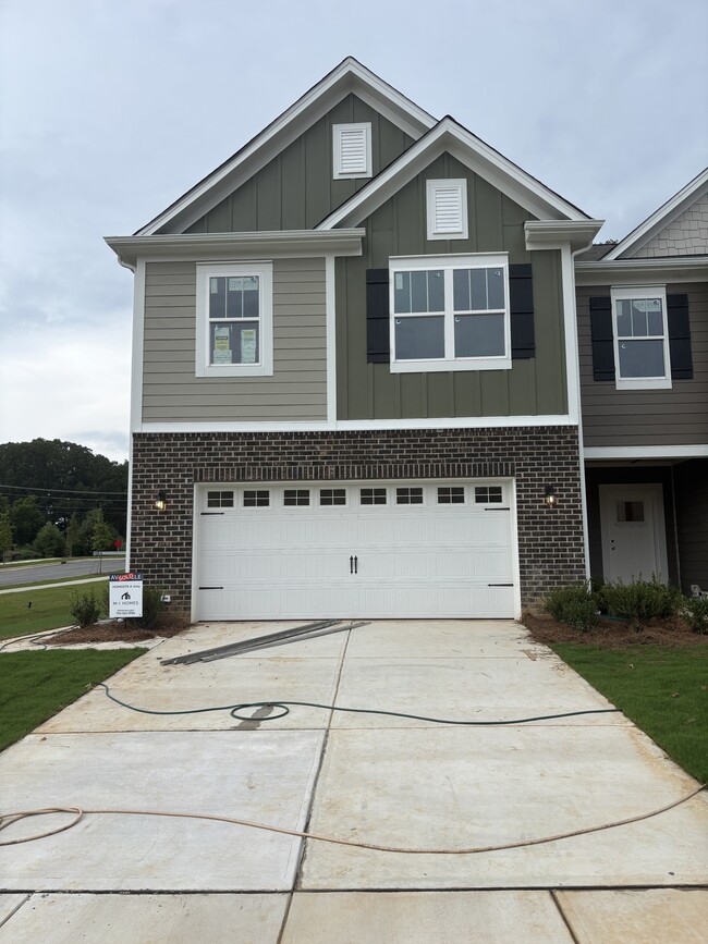 Building Photo - 3330 Lilac Grove Dr Rental