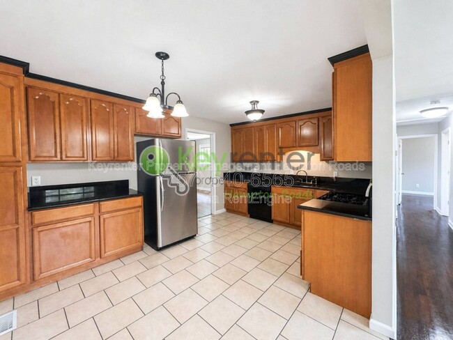 Photo - 543 McLean St