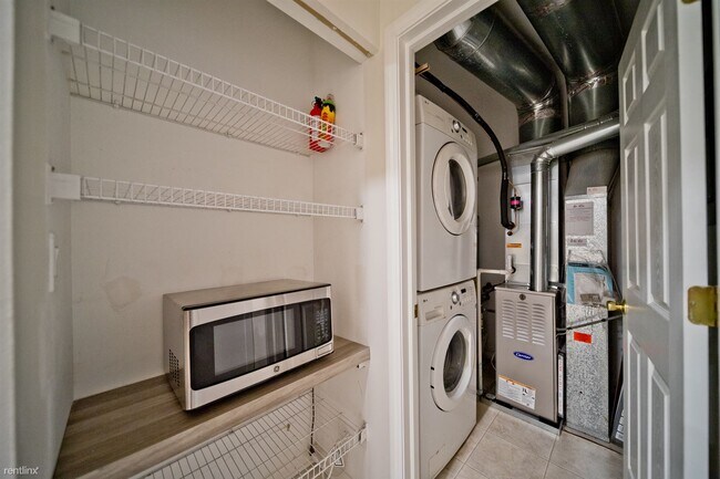 Photo - 2 br, 2 bath Condo - 301 W Goethe St