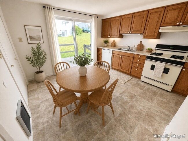 Photo - 435 Cedarcrest Dr