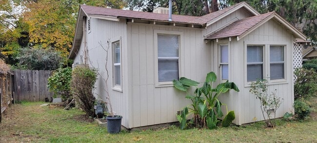 Photo - Charming 1 Bedroom Home With Bonus Area
