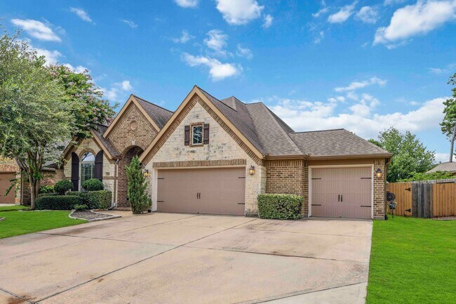 Photo - Beautifully maintained 4-beds, 3-bath, 3 c...