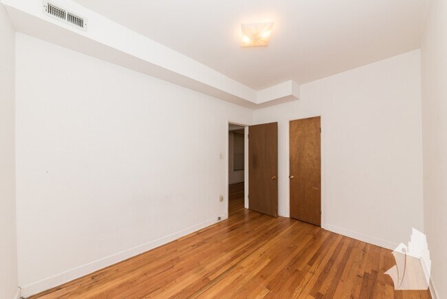 Photo - 1509 W Barry Ave Unit 2