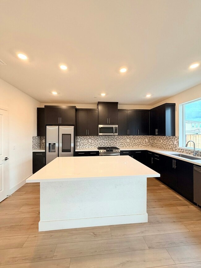 Photo - 5242 Upton Ave