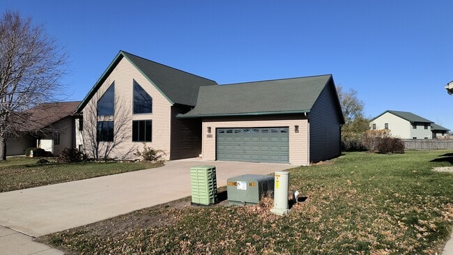 Building Photo - 124 Copperfield Dr