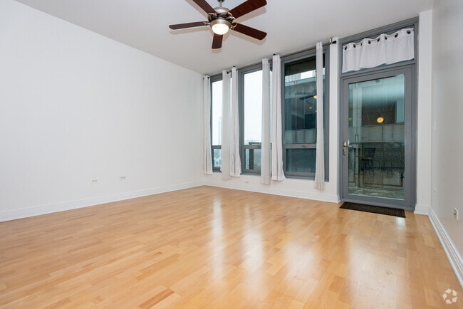 Building Photo - 565 W Quincy St Unit 1105 Rental