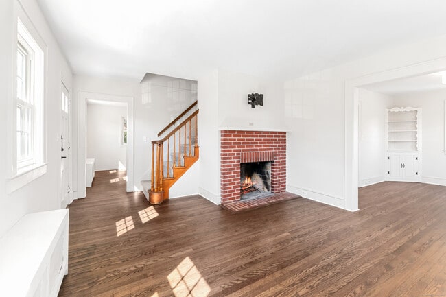 Photo - 196 Woodrow Ave