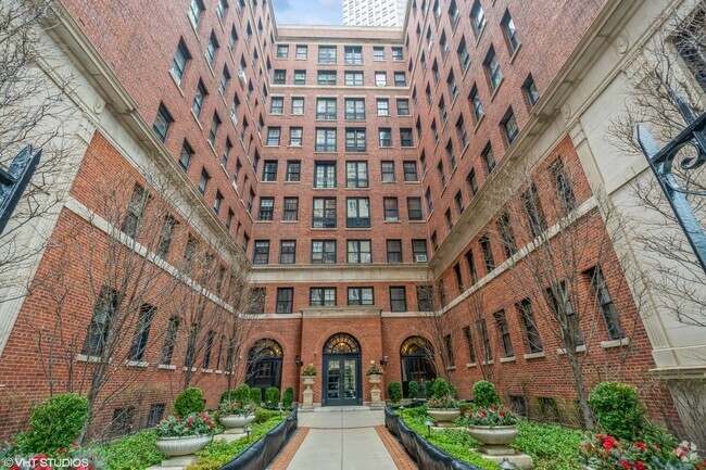 Building Photo - 400 W Deming Pl Rental
