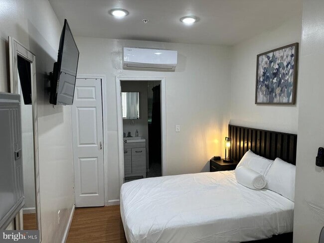 Building Photo - 3417 N 18th St Rental