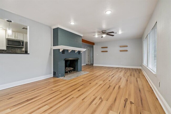 Photo - 4705 N Miller Ave