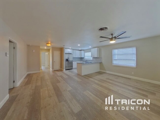 Photo - 3635 17th St N