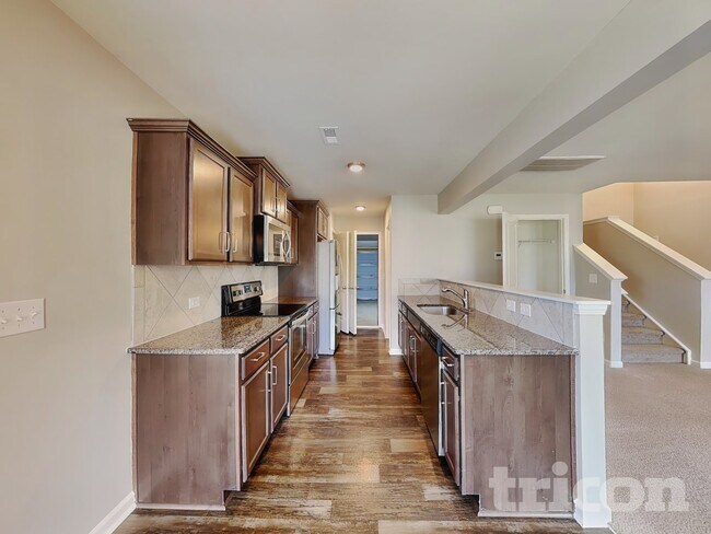 Photo - 1711 Sawtooth Ct