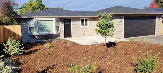 Building Photo - Beautiful Spacious Home for Rent