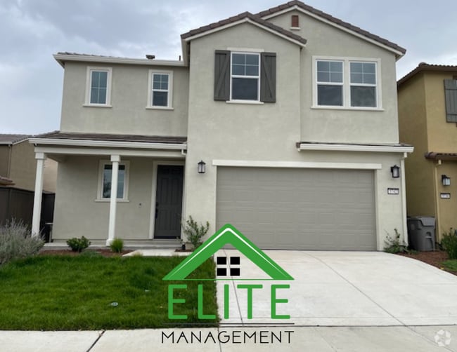 Building Photo - Beautiful 4-Bedroom Home with Loft and Spa...