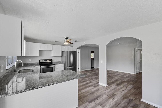 Photo - 1124 Douglas Ave