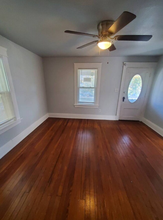 Photo - 15815 Parkgrove Ave Unidad UP - 15815 PARKGROVE AVE