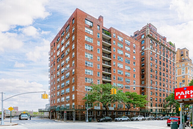 Photo - Riverview House