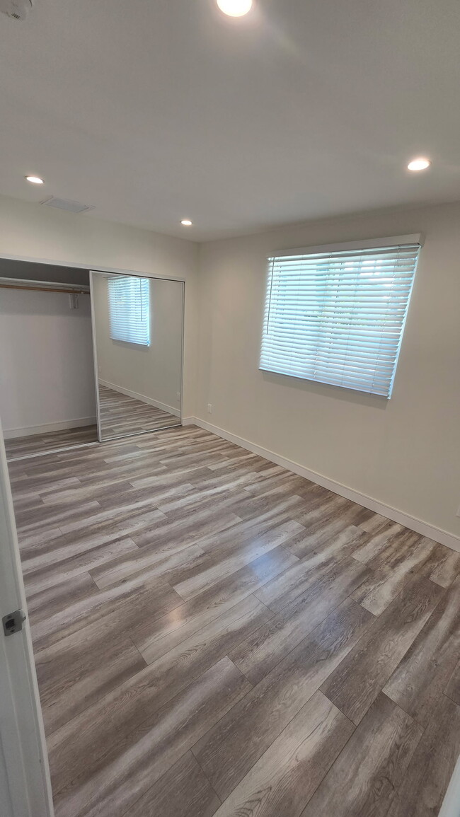 Photo - 6724 Simpson Ave