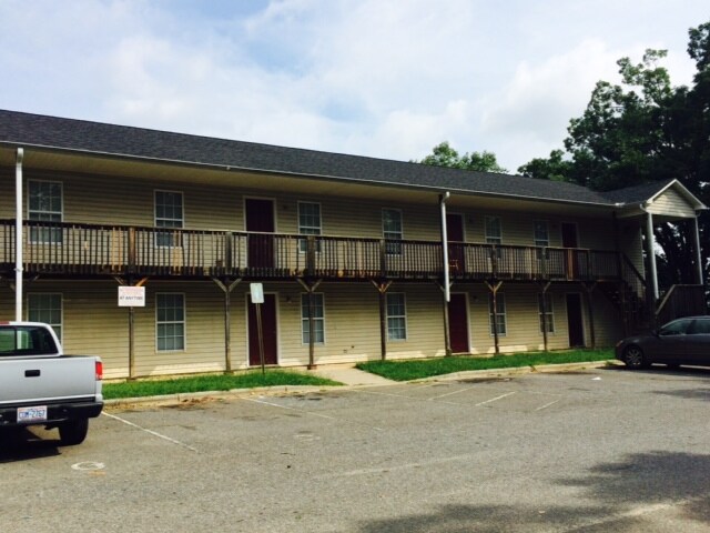 Photo - 320 Hamilton Dr NE