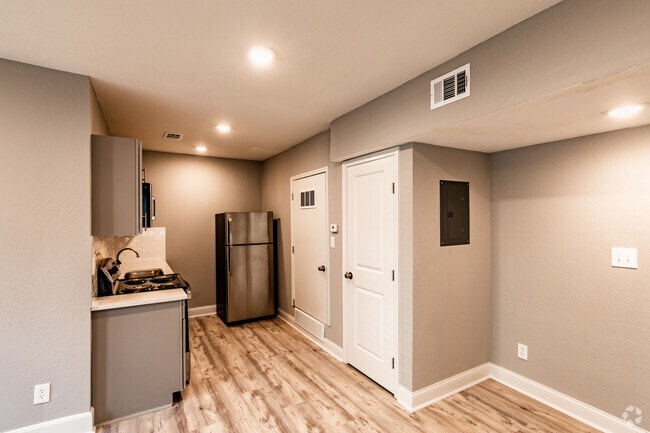 Apt. 205