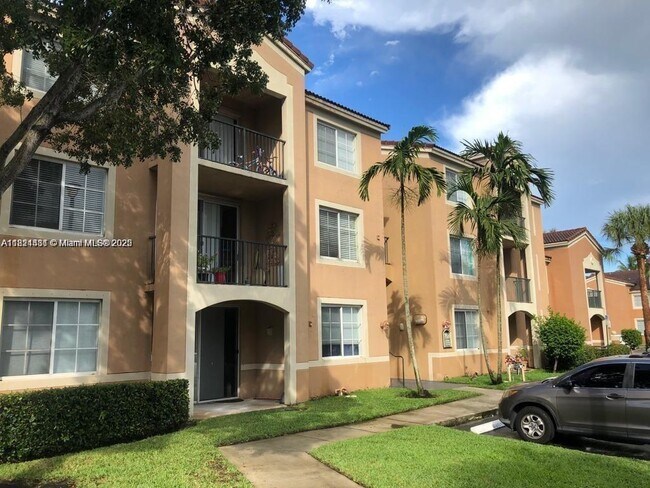 Building Photo - 8010 N Nob Hill Rd Unit 304 Rental